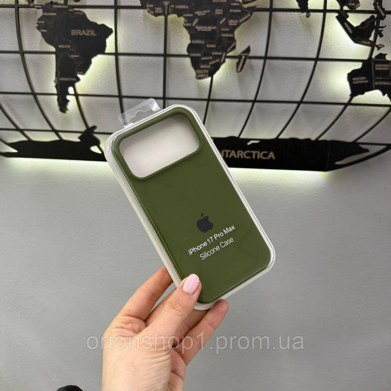 Silicone Case чохол з мікрофіброю для iPhone 17 Pro Max,чохол-бампер для Айфон 17 Про Макс (Темно-зелений)