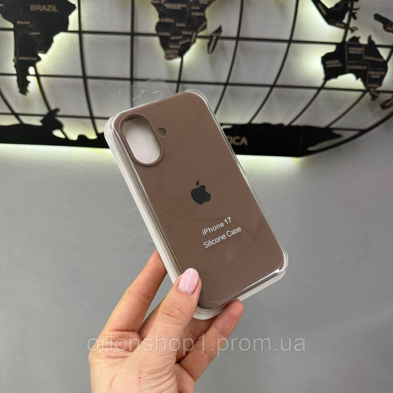 Silicone Case чохол з мікрофіброю для iPhone 17,чохол-бампер для Айфон 17 (Коричневий)