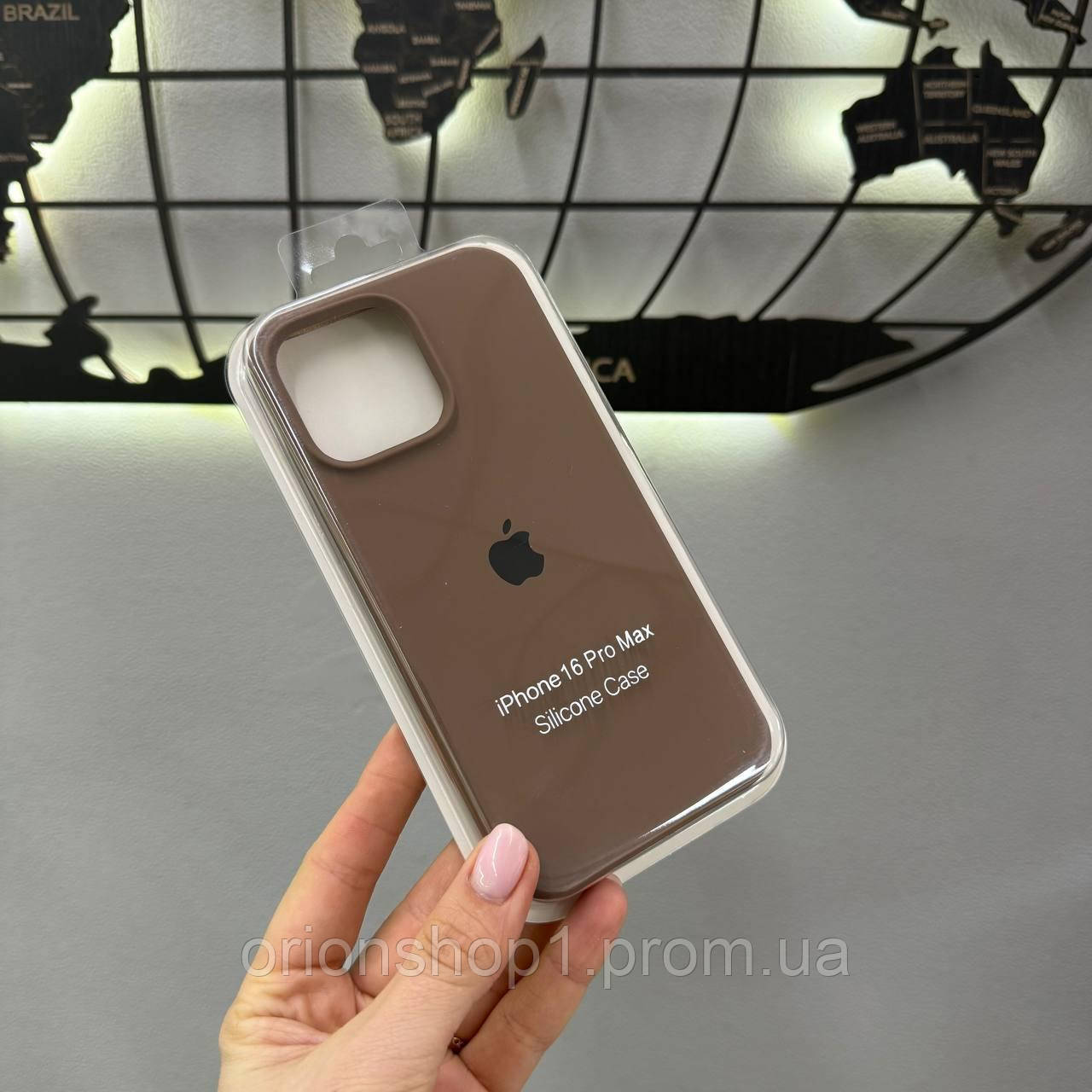 Silicone Case чохол з мікрофіброю для iPhone 16 Pro Max,чохол-бампер для Айфон 16 Про Макс (Коричневий)