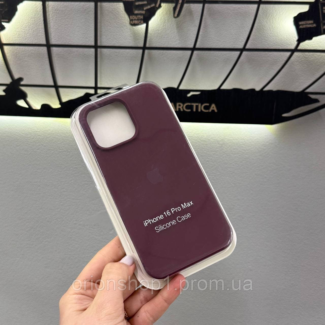 Silicone Case чохол з мікрофіброю для iPhone 16 Pro Max,чохол-бампер для Айфон 16 Про Макс (Бордовий)