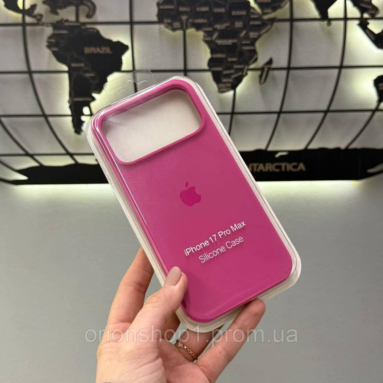 Silicone Case чохол з мікрофіброю для iPhone 17 Pro Max,чохол-бампер для Айфон 17 Про Макс (Фуксія)