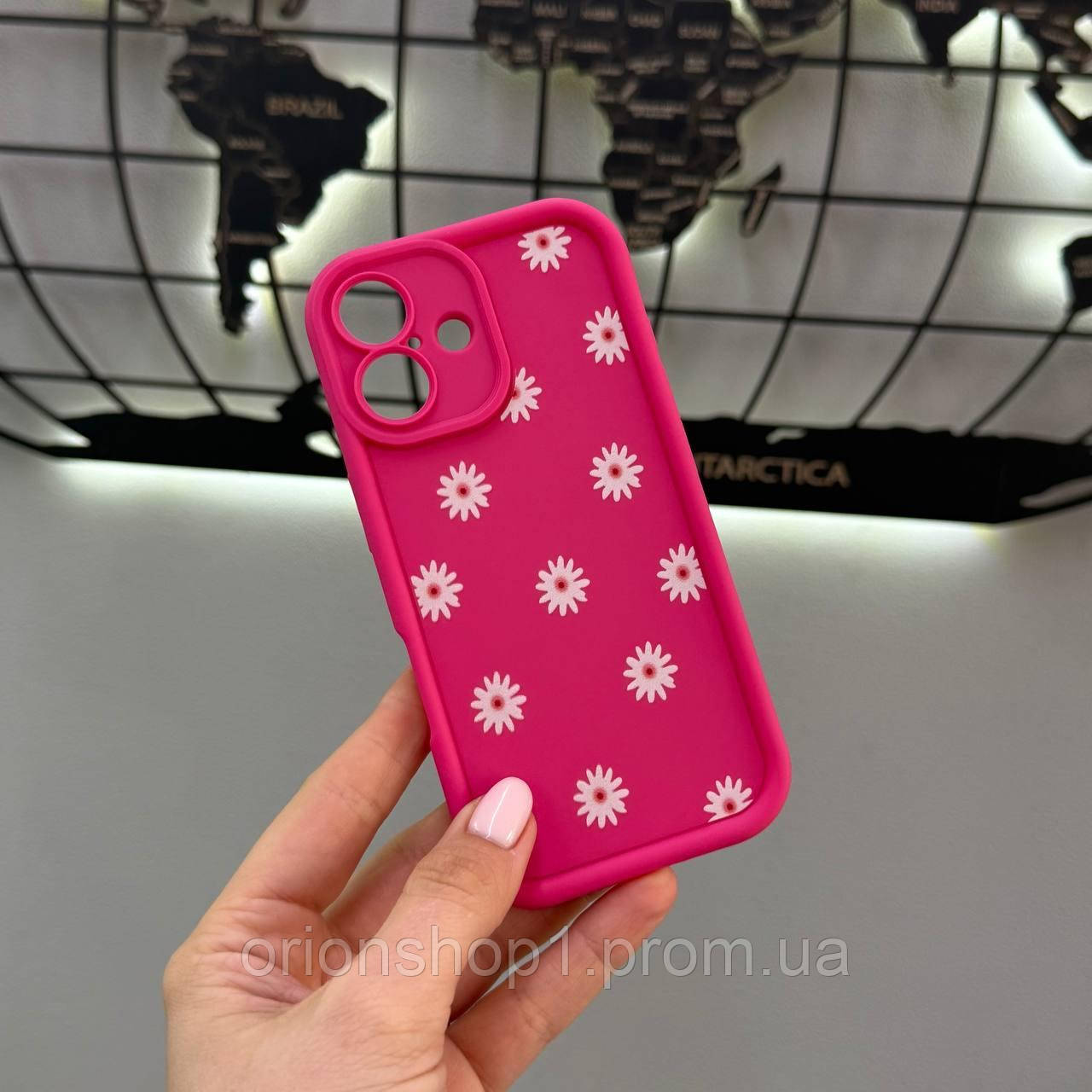 Силіконовий чохол для iPhone 16 з ромашками, рожевий протиударний чохол для iPhone 16