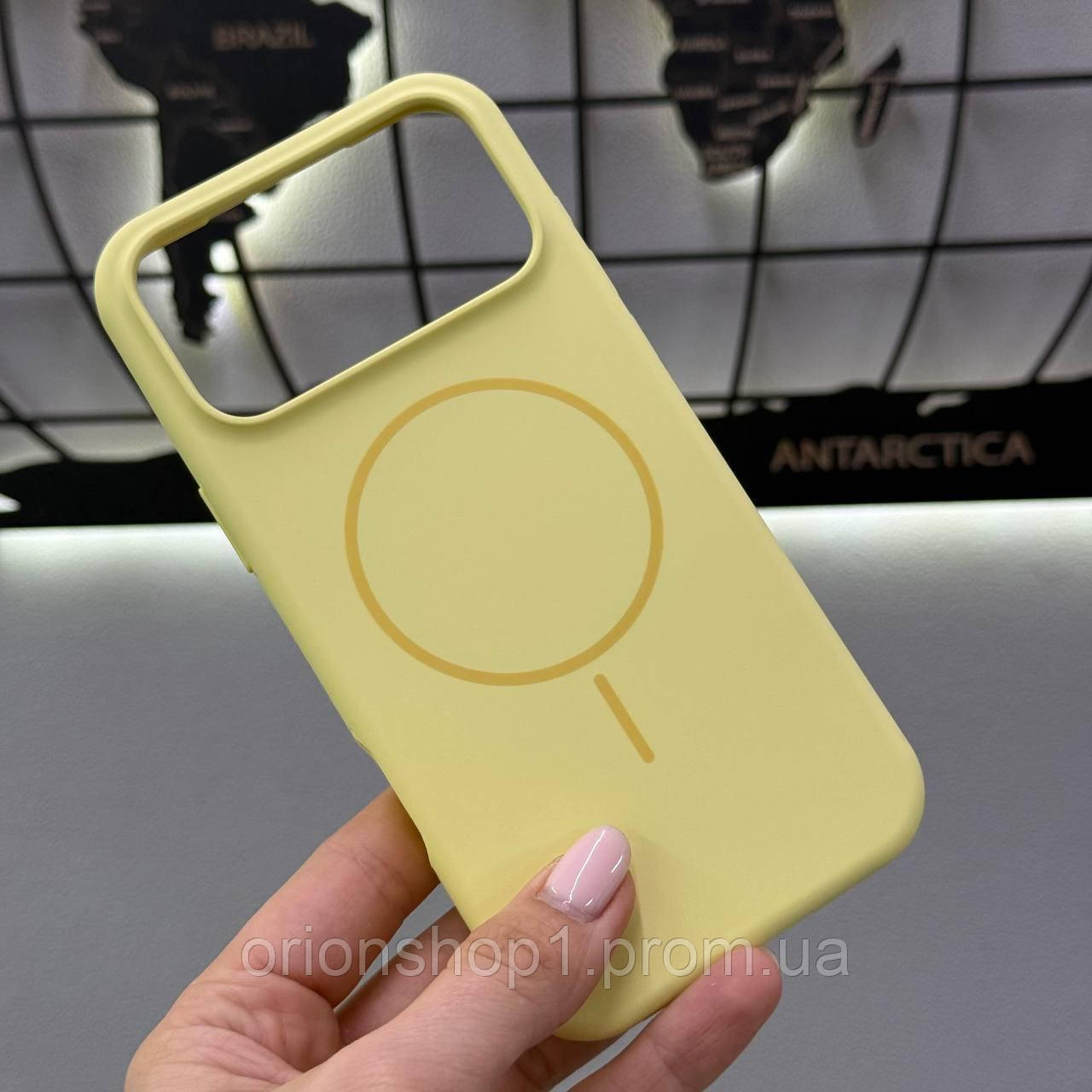 Чохол Silicone Case Magsafe чохол з мікрофіброю для iPhone 17 Pro Max,чохол-накладка для Айфон 17 Pro Max (Лимонний)
