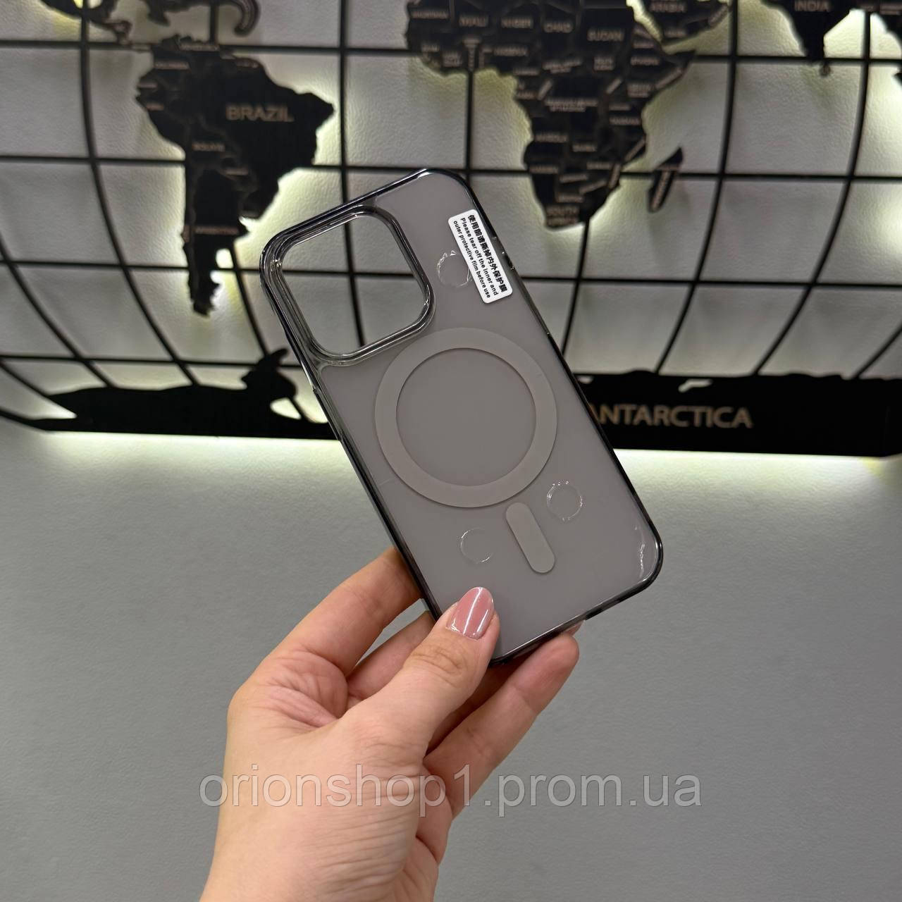 Силіконовий чохол на iPhone 15 Pro з MagSafe
