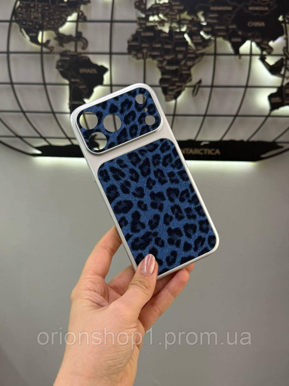 Чохол для iPhone 17 Pro Max з леопардовим принтом та блискітками